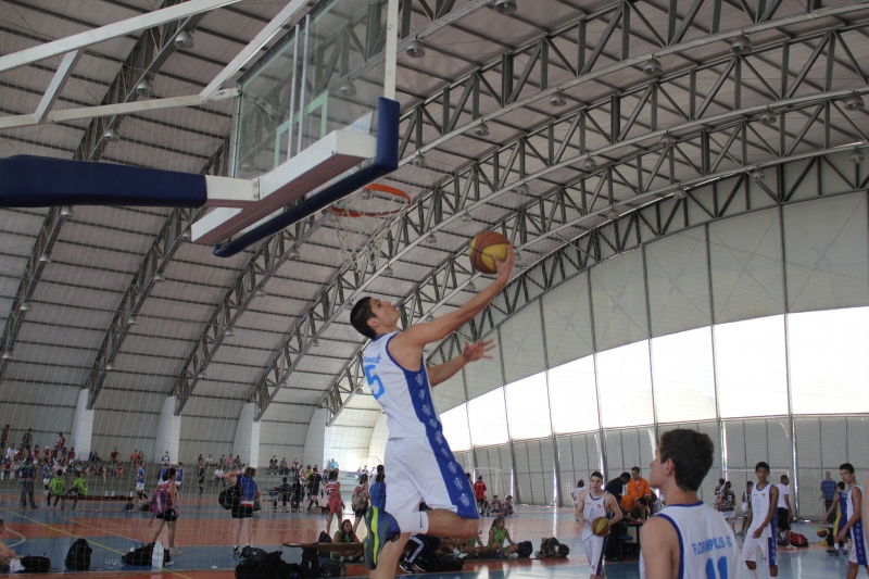 Basquete masculino ADIEE/Avaí/FME no JESC estadual   