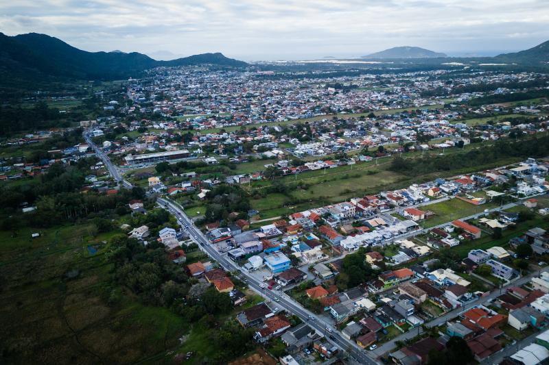 Prefeitura finaliza asfaltamento da SC-406, no Rio Vermelho