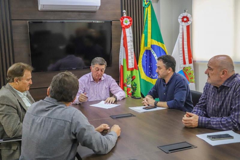 PMF assina ordem de serviço para obras do CAPS Ponta do Coral