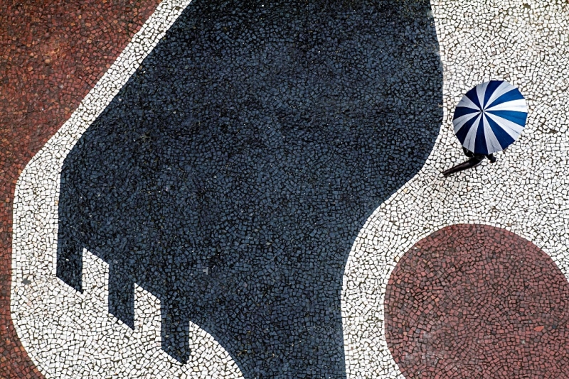Chuva inspira nova edição do Varal da Trajano