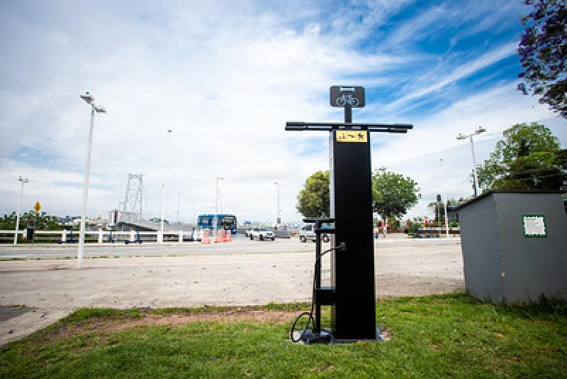 Florianópolis inaugura 34 estações de pequenos reparos para bicicletas