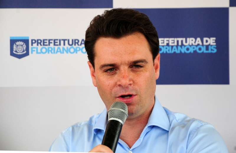 Prefeito diz que 2013 foi difícil, mas produtivo