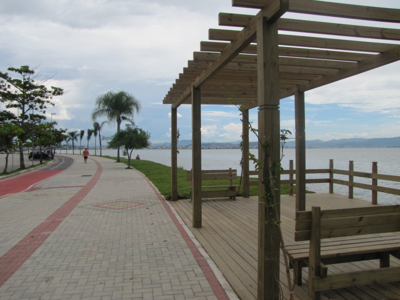 Prefeito Dário Berger inaugura arborização da Beira Mar nesta segunda-feira
