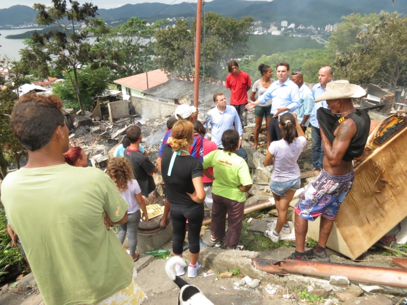 Prefeitura assiste desabrigados por incêndio