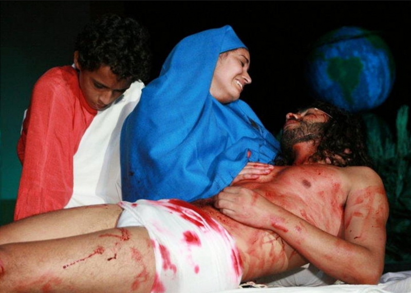 Ribeirão da Ilha realiza encenação da Paixão de Cristo