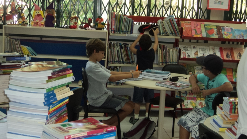 Bibliotecário e auxiliar de sala: PMF abre concurso