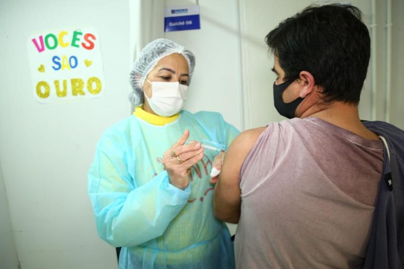 Florianópolis segue vacinação contra Covid-19 nesta terça (29)