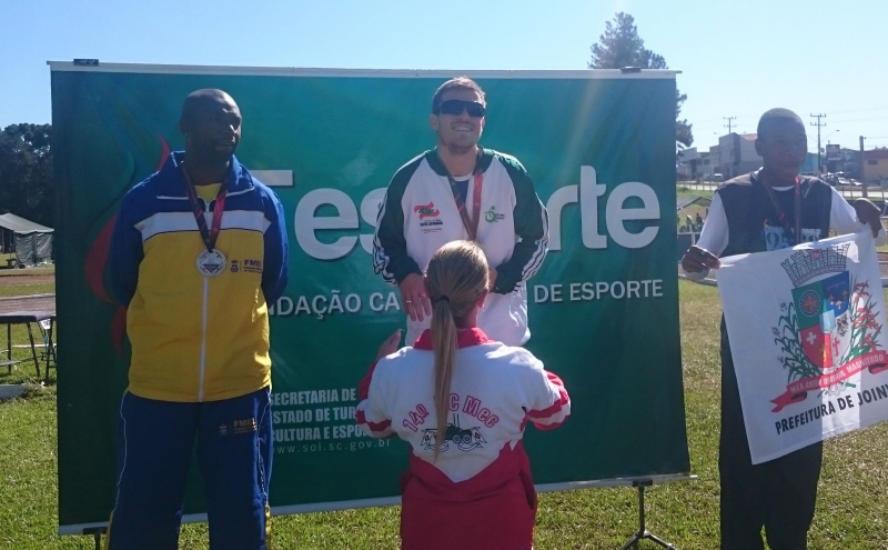 Atletismo garante nove medalhas nos PARAJASC