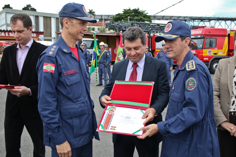Secretários homenageados pelos Bombeiros