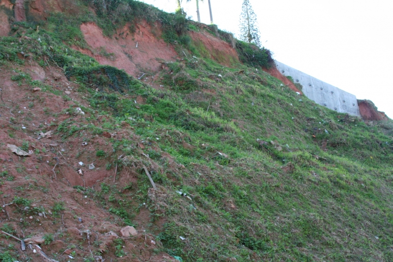 Prefeitura discute ações preventivas para conter deslizamentos de terra   