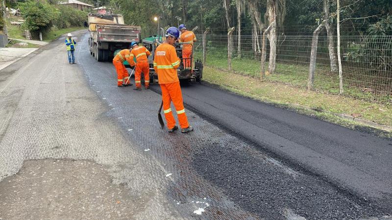 71 vias públicas ganham 2,3 mil toneladas de asfalto quente em um mês