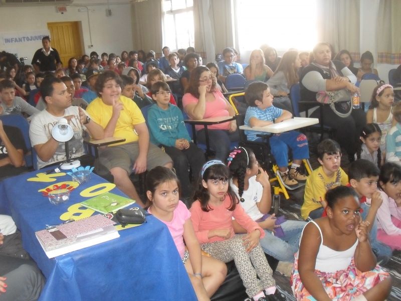 Crianças aprendem sobre sustentabilidade na escola