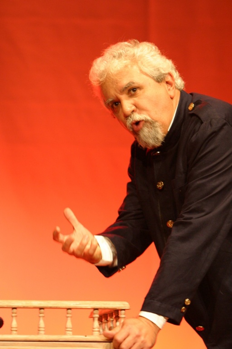 Festival Isnard Azevedo homenageia ator 