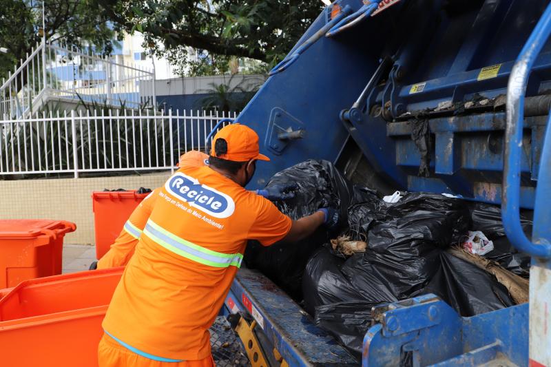 Após greve ilegal, Comcap retoma limpeza em Florianópolis 