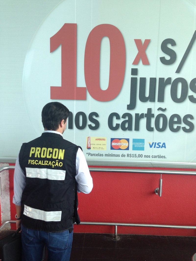 Cobrança por uso de cartão gera autuações