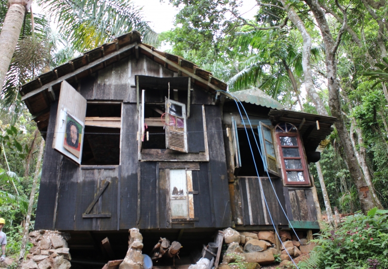 Floram retira casa irregular no Sul da Ilha