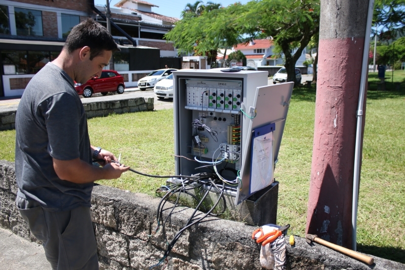 Ingleses recebe novo sistema de semáforos