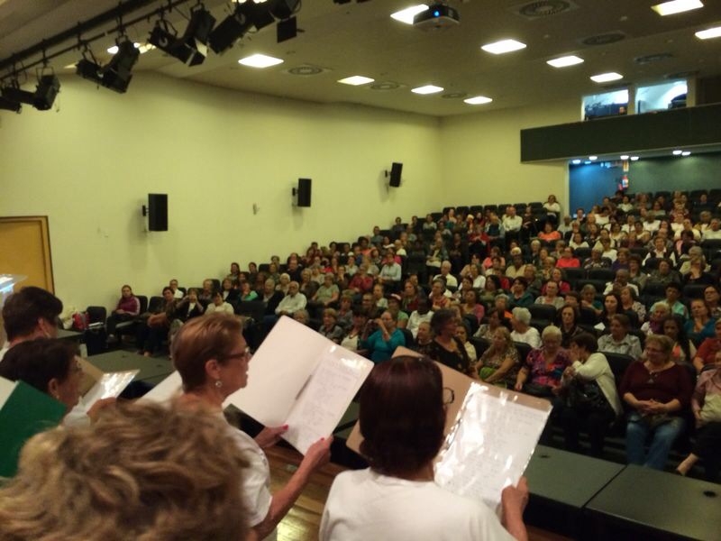 Tarde Cultural dos Idosos reúne 350 na Alesc  
