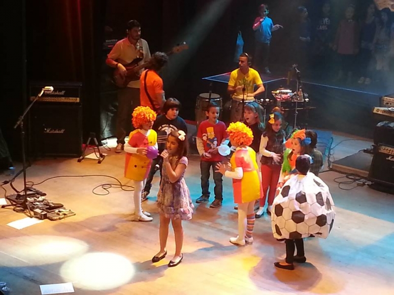 'Vamos fazer arte' começa com muita música no TAC