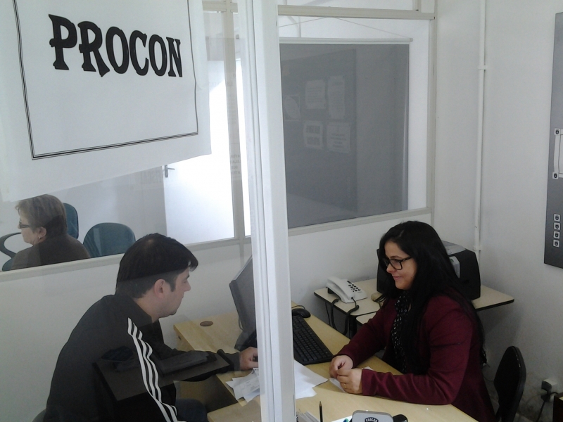 Procon volta a atender no Continente