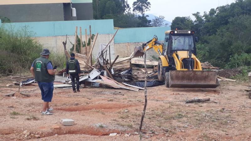 Prefeitura evita invasão no Alto da Caieira do Saco dos Limões