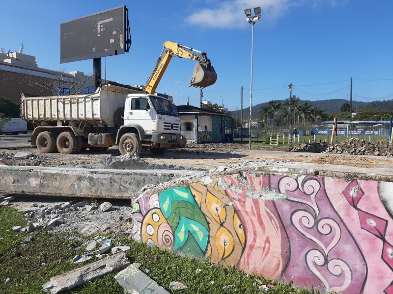 Iniciada a revitalização da Praça da Trindade