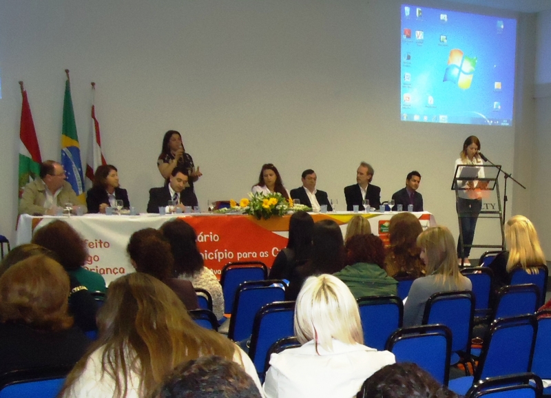 Seminário Temático do Prefeito Amigo da Criança é realizado em Florianópolis