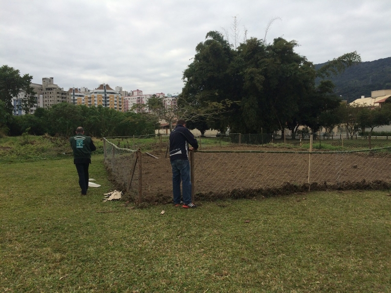 Floram desfaz intervenção não autorizada em praça