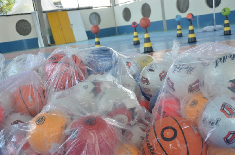 Florianópolis recebe material esportivo da Secretaria de Turismo, Cultura e Esporte de SC