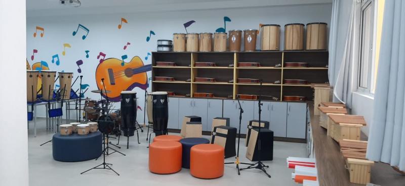 Secretaria de Educação da Capital investe em instrumentos e equipamentos musicais