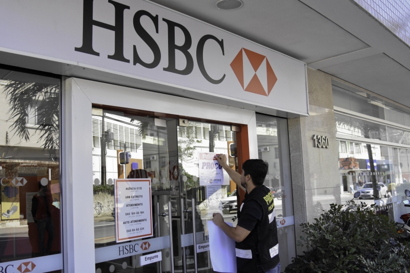 Defesa do Consumidor fecha agência do HSBC
