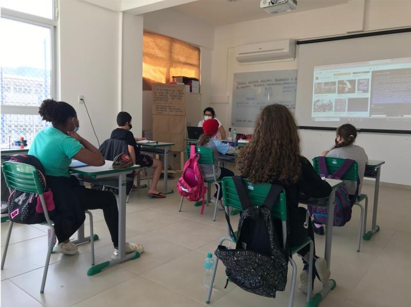 Florianópolis vai disponibilizar absorventes gratuitos para estudantes