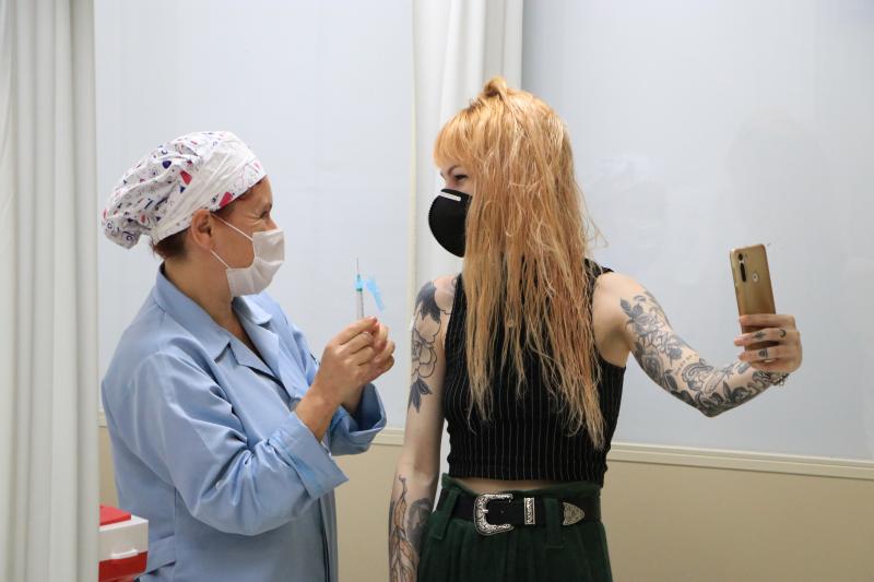 Florianópolis segue cronograma de vacinação para esta quinta (30)