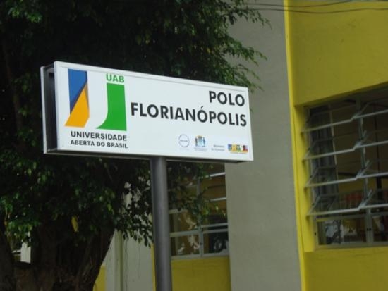 Prefeitura da Capital inaugura Polo Florianópolis da UAB