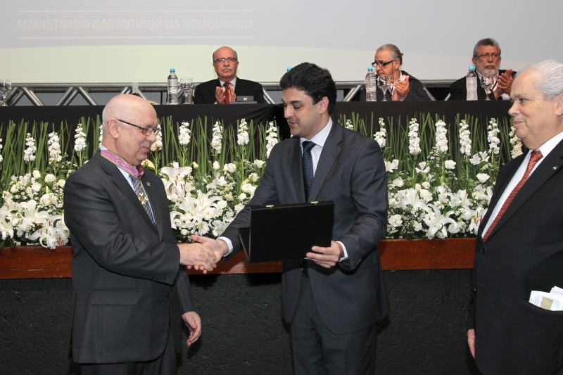 Prefeitura de Florianópolis homenageia o Ministro do STF Teori Zavascki