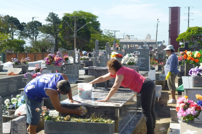 Cemitério São Cristóvão pronto para o Finados