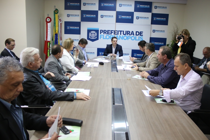 Prefeitos se unem para enfrentar a crise