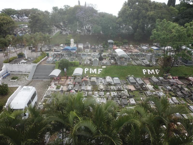 Cemitérios municipais funcionarão das 7h às 19h neste feriadão