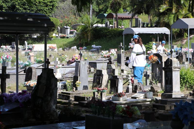 Cemitérios municipais de Florianópolis vão operar em horário ampliado no Dia de Finados