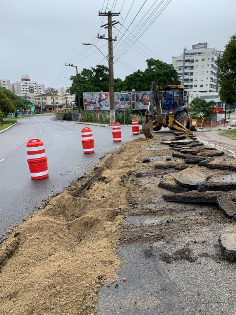 Operação Asfaltaço no entorno da Avenida Ivo Silveira