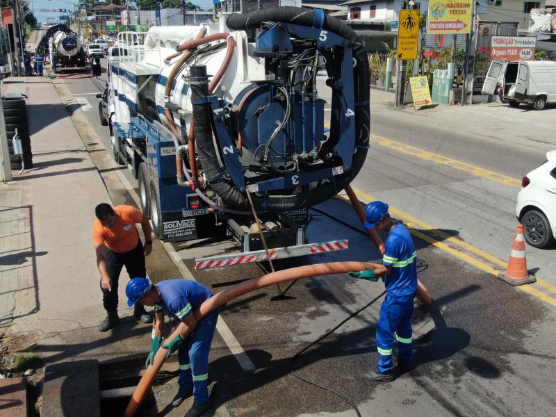 Ação para desobstruir bueiros no Rio Tavares vai até sexta