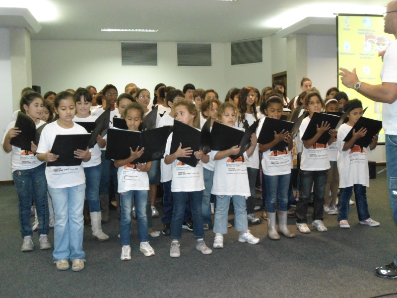 Coral Vozes da Esperança faz apresentação na IX Conferência Estadual dos Direitos da Criança e do Adolescente  