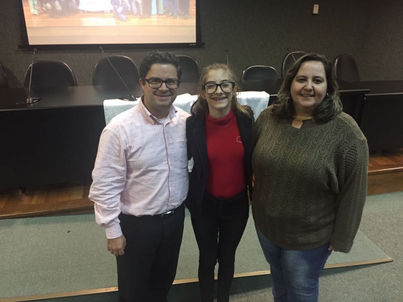A melhor oradora de Florianópolis apresenta discurso da etapa regional