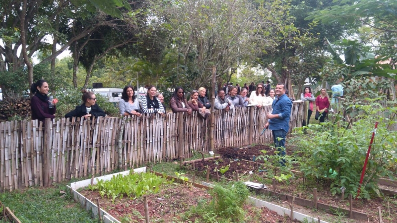 Secretaria de Educação realiza no Parque da Luz formação sobre Horta 
