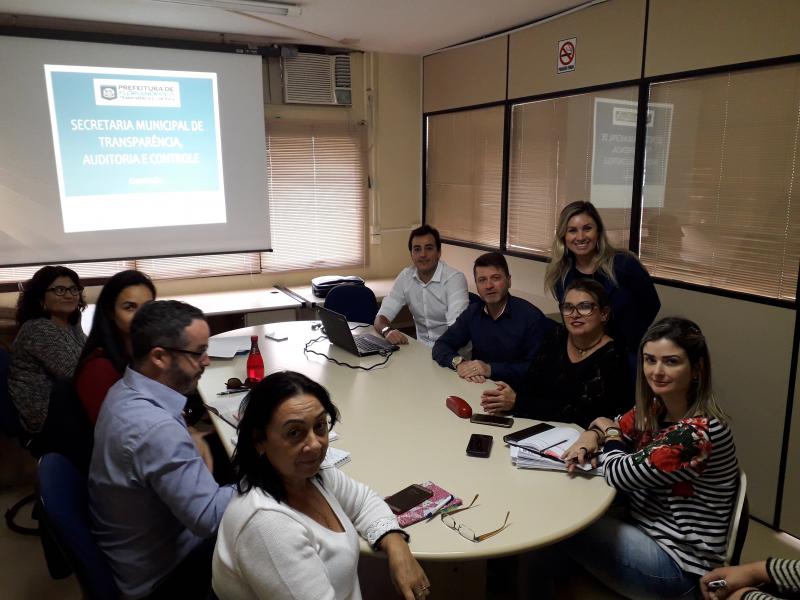 Transparência e Controle promove reunião com entidade selecionada para gerir creches