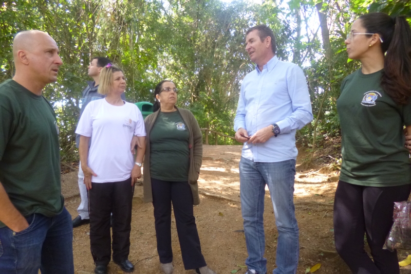 Funcionários do Bosque Pedro de Medeiros recebem uniforme