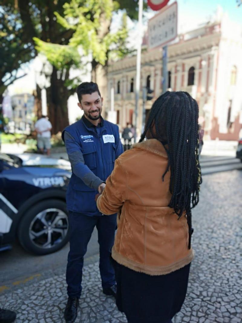 Ação com voluntários promove sensibilização às pessoas em situação de rua