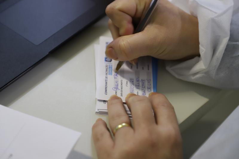 Florianópolis continua vacinação contra Covid, Influenza e vacinas do calendário, nesta  terça, 30 de agosto