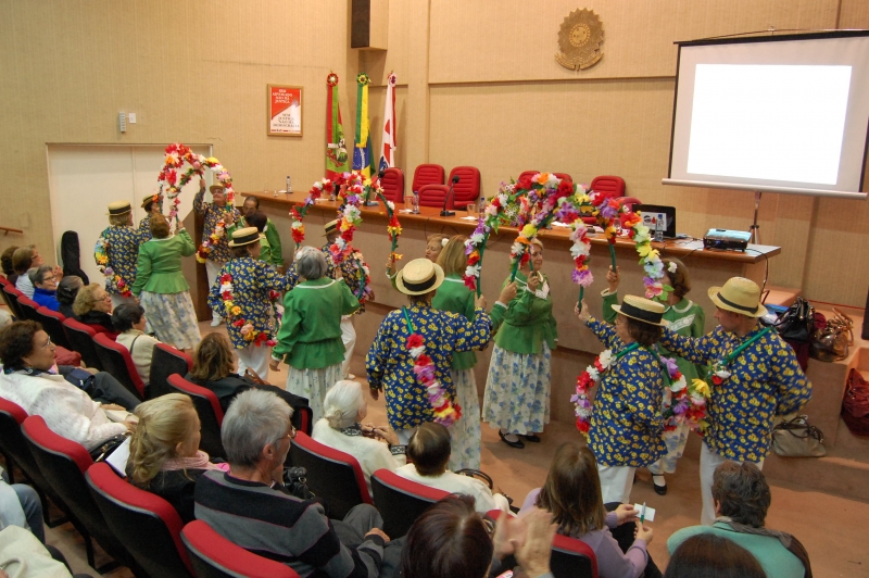 Baile da Terceira Idade abre o mês do idoso