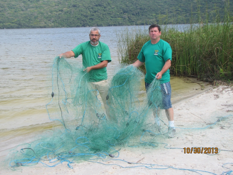 Rede de 120 metros é apreendida na Lagoa do Peri 